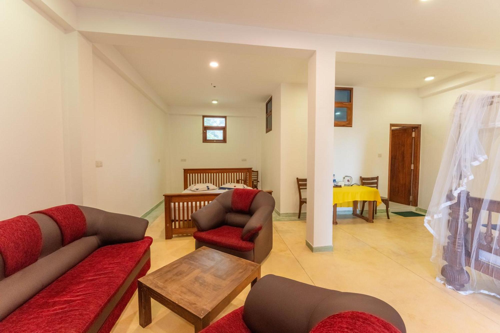 Hotel Coconut Bar Sea Lodge Берувала Экстерьер фото
