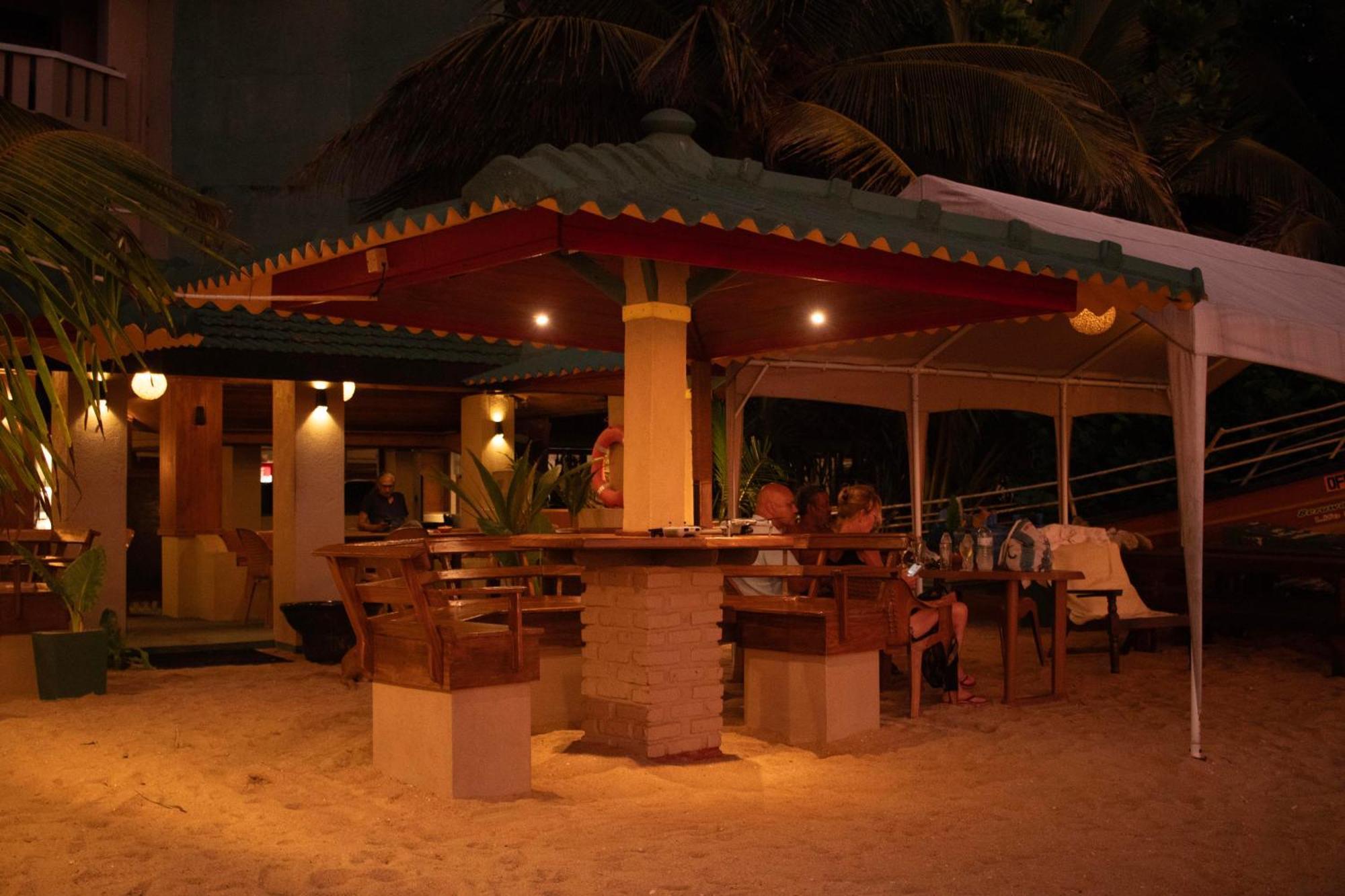 Hotel Coconut Bar Sea Lodge Берувала Экстерьер фото