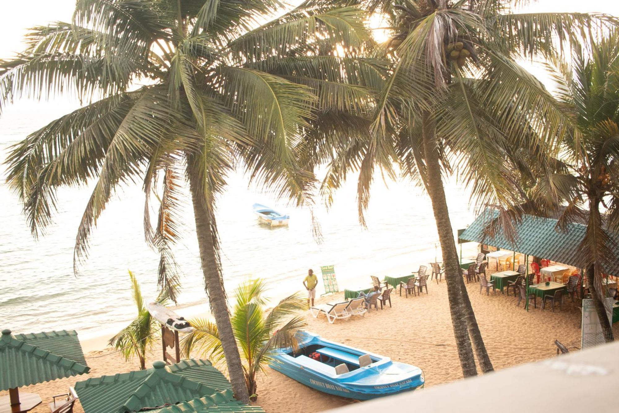 Hotel Coconut Bar Sea Lodge Берувала Экстерьер фото